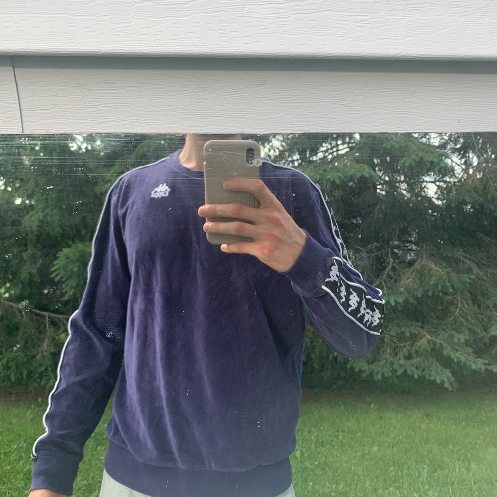 Kappa Velvet Crew neck men’s Xl fits me fine i am 6”2 usually a large